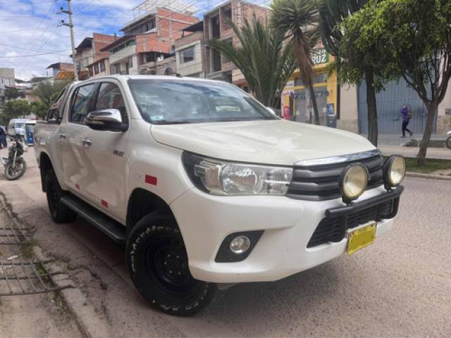 Toyota Hilux Sr diésel Cajamarca