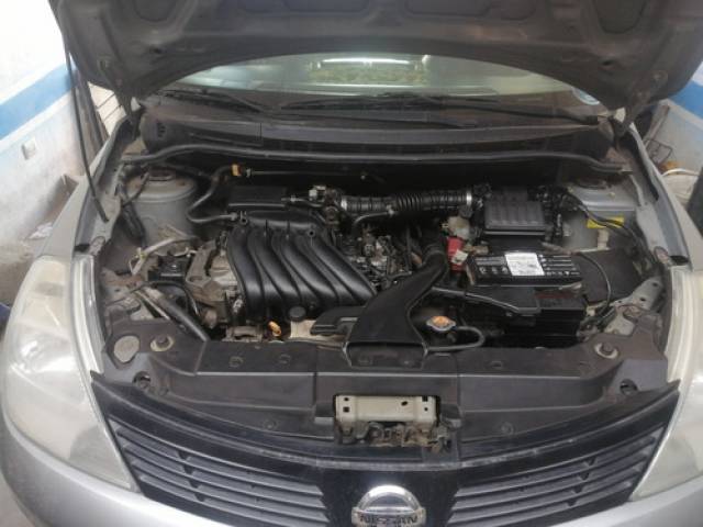 Nissan Tiida Full gasolina premium automático $25.500